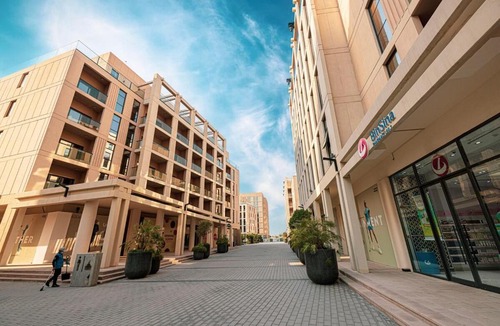 Sharjah Apartment | Luxury 1BR with Parking and Pool cb2-9-RA1-602-1br