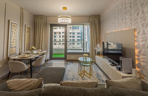 Downtown Dubai Apartment | Luxury 2BR Burj Khalifa Fountain View with Pool, Gym, and Near Dubai Mall