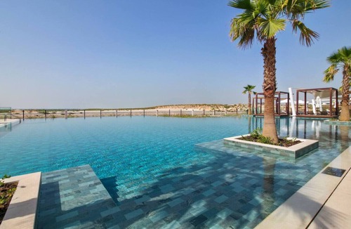 Abu Dhabi Apartment | Luxury 2BR + Maid | Balcony | Yas Golf