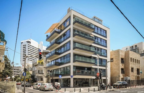 Tel Aviv Promenade Apartment | Luxury 3BR Apt w Sea View 5-min From the Beach by Sea N' Rent
