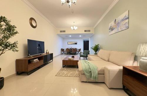 Al Majaz Apartment | Luxury 3BR Sea Skyline View Noor