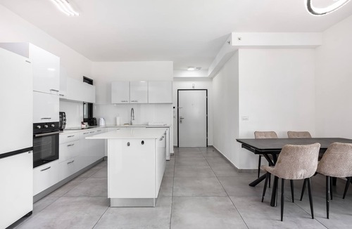 Bat Yam Apartment | Luxury 4BR Tower w/Panoramic Sea View | Mamad