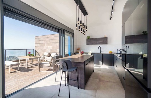Rishon LeTsiyon Apartment | Luxury 5BR Penthouse |Huge Sea-View Balcony |Mamad