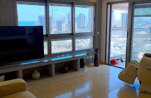 Rishon LeTsiyon Apartment | Luxury Apartment on the 18th floor, 2 min from the beach