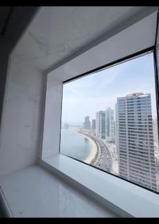 Al Khan Apartment | Luxury apartment with sea view, gym and pool!