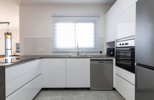 Or Yehuda Apartment | Luxury APT 3BR |New Tower & Parking| Mamad