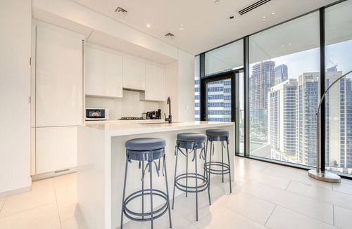 Downtown Dubai Apartment | Luxury Apt W/Burj Khalifa Vw & Dubai Canal Access