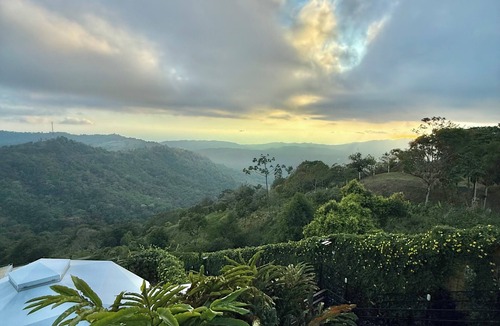 San Isidro de El General Cabin | Luxury Jungle Dome with Projector, Fire Pit & Amazing Views