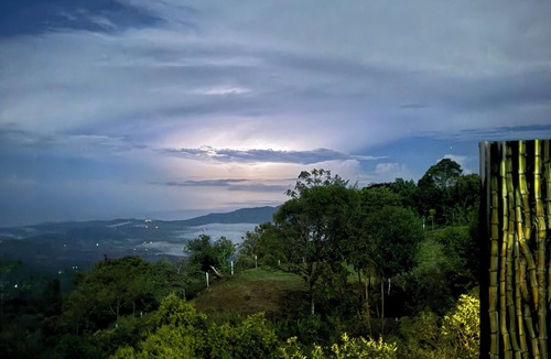 San Isidro de El General Cabin | Luxury Jungle Dome with Projector, Fire Pit & Amazing Views