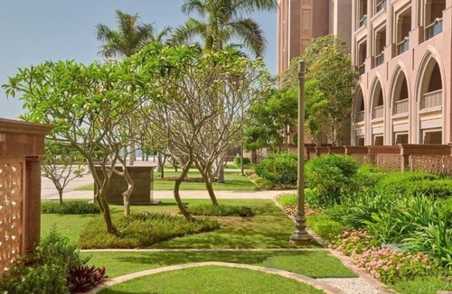 Al Ain Apartment | Luxury Deluxe Room Near Grand Hyatt Abu Dhabi