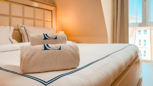 Madinat Zayed Apartment | Luxury Escapes Bright & Spacious 1BR in Discovery Gardens