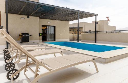 Eilat Apartment | Luxury Family Penthouse with Private Parking & Pool 8 Guests Near Red Sea