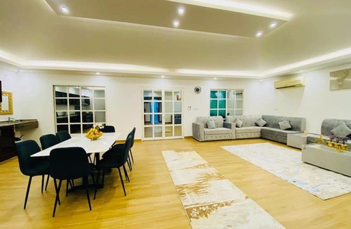 Abu Dhabi Villa | Luxury Farm 2 with Swimming Pool