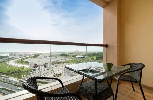 Abu Dhabi Apartment | Luxury Guest Room Near Bab Al Qasr Hotel Abu Dhabi