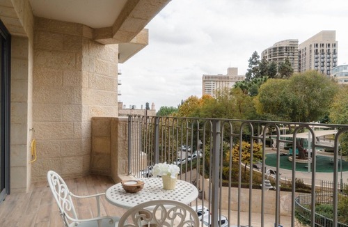 Mahane Israel Apartment | Luxury Oasis in JLM City Center!