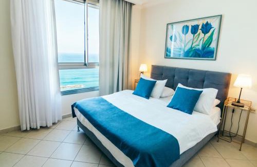 Haifa Apartment | Luxury Penthouses with Jacuzzi for 8 people on the beach by Almog Beach Haifa Apartments