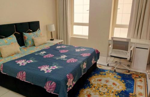 Al Majaz Apartment | Luxury Royal 3-Bedroom Apartment with Garden View opposite to Safiya Park