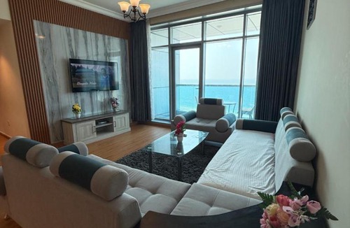 Rumailah Apartment | Luxury Sea View Apartment Pool & Gym&jacuzzi
