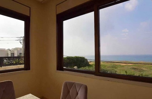 Netanya Villa | Luxury Seafront Villa – Netanya A spacious and elegant villa located on the first line to the sea in Netanya, offering breathtaking ocean views from every corner. Perfect for families or groups seeking a luxurious, peaceful getaway. The vil