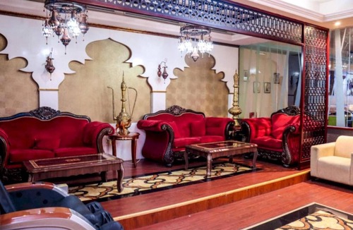 Naif House | Luxury Stay in Dubai near Union Metro