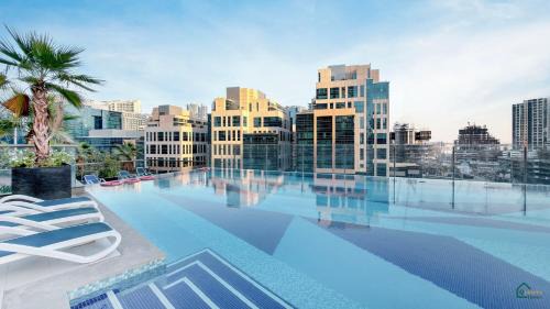 Madinat Zayed Apartment | Luxury Studio Retreat! Heart of Downtown Dubai!