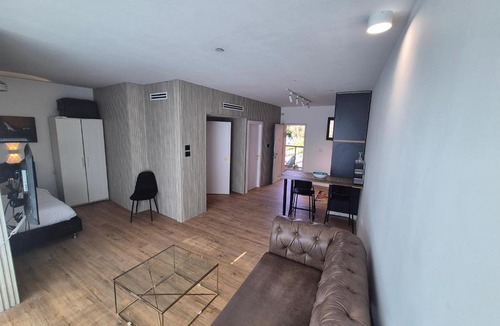 Caesarea Apartment | Luxury Suite - סוויטת בוטיק
