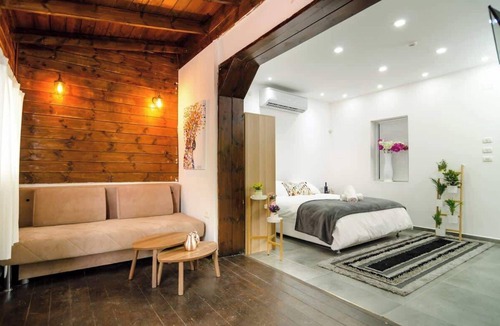 Tiberias Old City Cabin | Luxury Suite in Tiberias