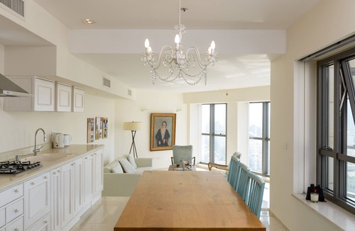 Tel Aviv City Center Apartment | Luxury Tower 2 Bedroom with *King Master* *High Floor* Parking