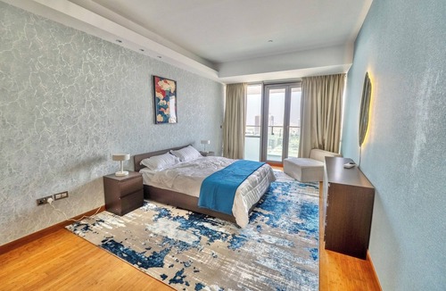 Al Mankhool Apartment | Luxury Vacation Home Nr Metro DWTC
