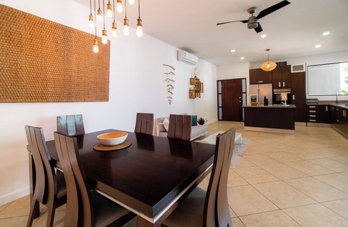 Carmen Villa | Luxury Villa Ayola Steps to Beach, Dining & Markets