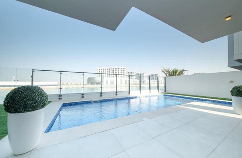 Al Hamriya Villa | Luxury Villa overlooking sea with private pool