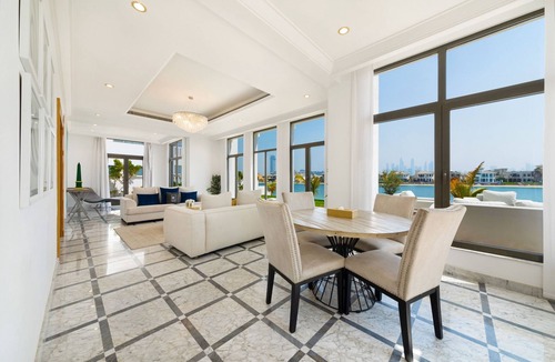 Palm Jumeirah Villa | Luxury Villa w/Dramatic Vw Private Beach & Pool