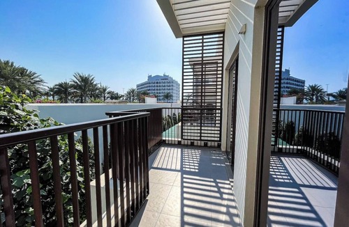 Al-Fujairah House | Luxury White Villa by the sea