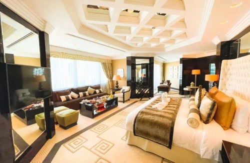 Garhoud Hotel | Mövenpick Grand Al Bustan Dubai