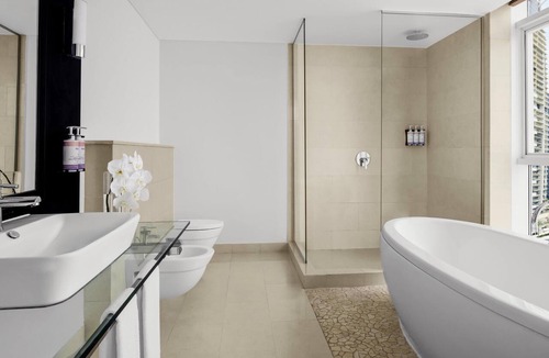 Jumeirah Lake Towers Hotel | Mövenpick Hotel Jumeirah Lakes Towers