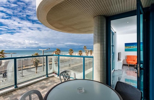 Kerem HaTeimanim Apartment | M Sea Suites - By The Beach
