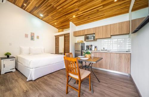 Coco Hotel | Macondo Ecolodge Guaria Morada - Estrella de Fuego