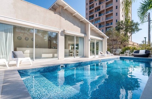 Herzliya Pituach Villa | Magical Villa close Beach - Pool heated