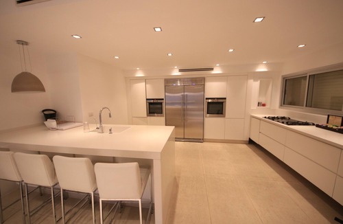 Eilat House | Magnificent 5 * Villa with large swimming pool and soccer field up to 14 adults