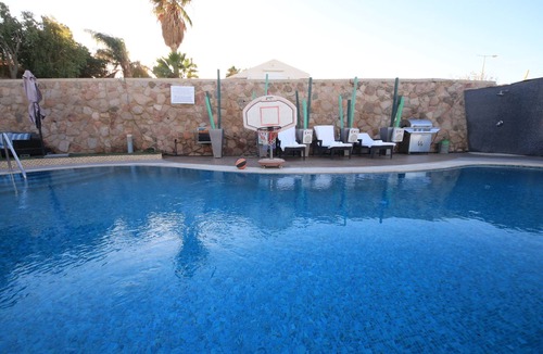 Eilat House | Magnificent 5 * Villa with large swimming pool and soccer field up to 14 adults