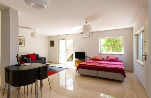Zikhron Ya'aqov Apartment | Magnificent studio in Zichron yaakov sea view and garden