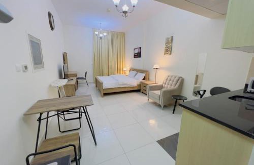 Dubai Sports City Apartment | Mahenti - Elite 1 · Large balcony with all u need
