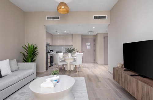 Abu Dhabi Apartment | Maison Privee - Modern Hideaway with Canal Views on Yas Island