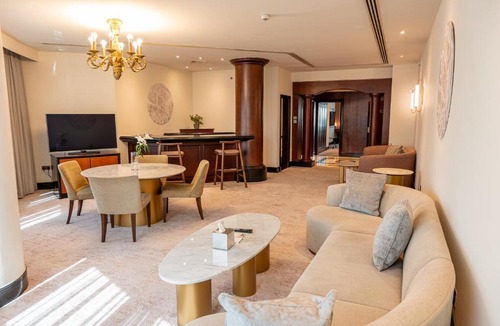 Garhoud Hotel | Majestic Cove Hotel - Formerly Le Méridien Fairway