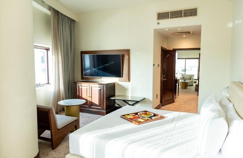 Garhoud Hotel | Majestic Cove Hotel - Formerly Le Méridien Fairway