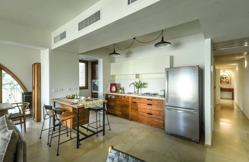 Jaffa Apartment | Mamad Breathtaking 3 BR Apt w Sea View in Central