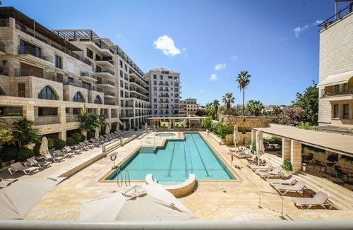 Jaffa Apartment | Mamad Breathtaking 3 BR Apt w Sea View in Central