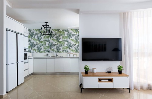 Eilat Apartment | Mamad Bright Eilat escape with balcony and pool