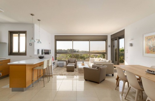 Tel Aviv Apartment | MAMAD Comfort Apt Terrace & View on the Hills by FeelHome