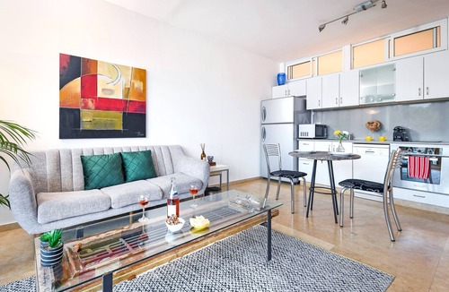 Jaffa Condo | Mamad Deluxe 2BR Apt w Pool in Historical Jaffa